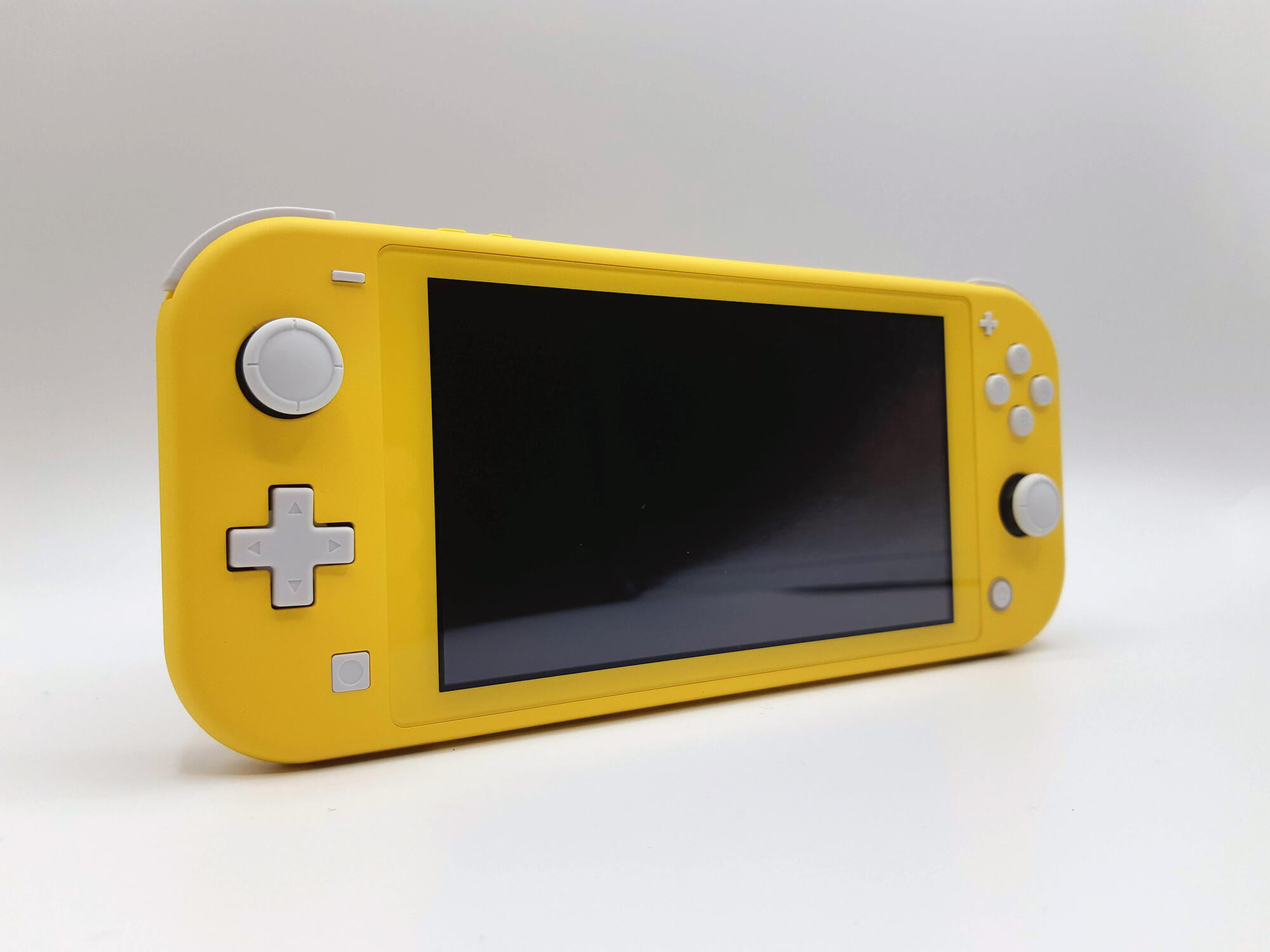 On a testé… la Switch Lite, la version 100 % nomade de la console reine de  Nintendo